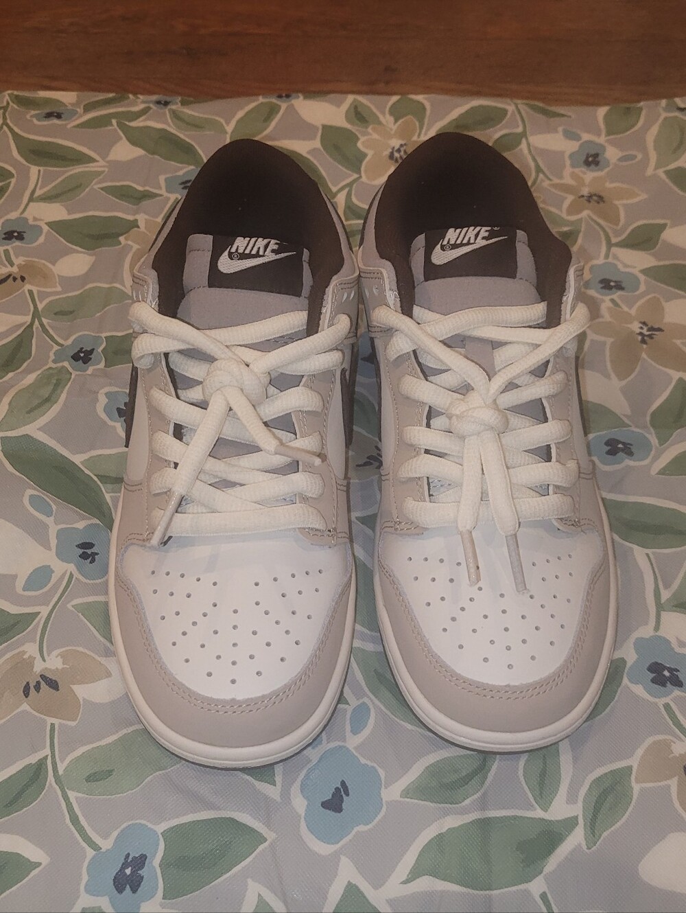 Like New Nike Womens Size 8 Dunk Low Diffused Taupe Color Pattern Sneakers Worn